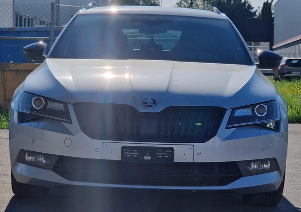 Skoda Superb cena 70000 przebieg: 189106, rok produkcji 2018 z Kcynia małe 301